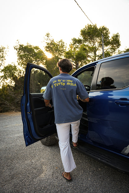 UN PO´ DI GINI´S HEAVYWEIGHTED T-SHIRT